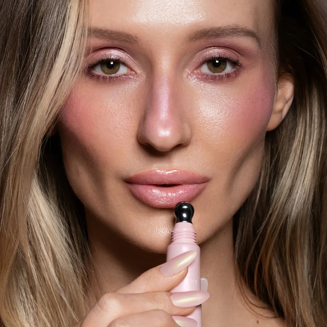 Anfisa ÂN - GLOSS Ceramide Lip Tint - theskinward