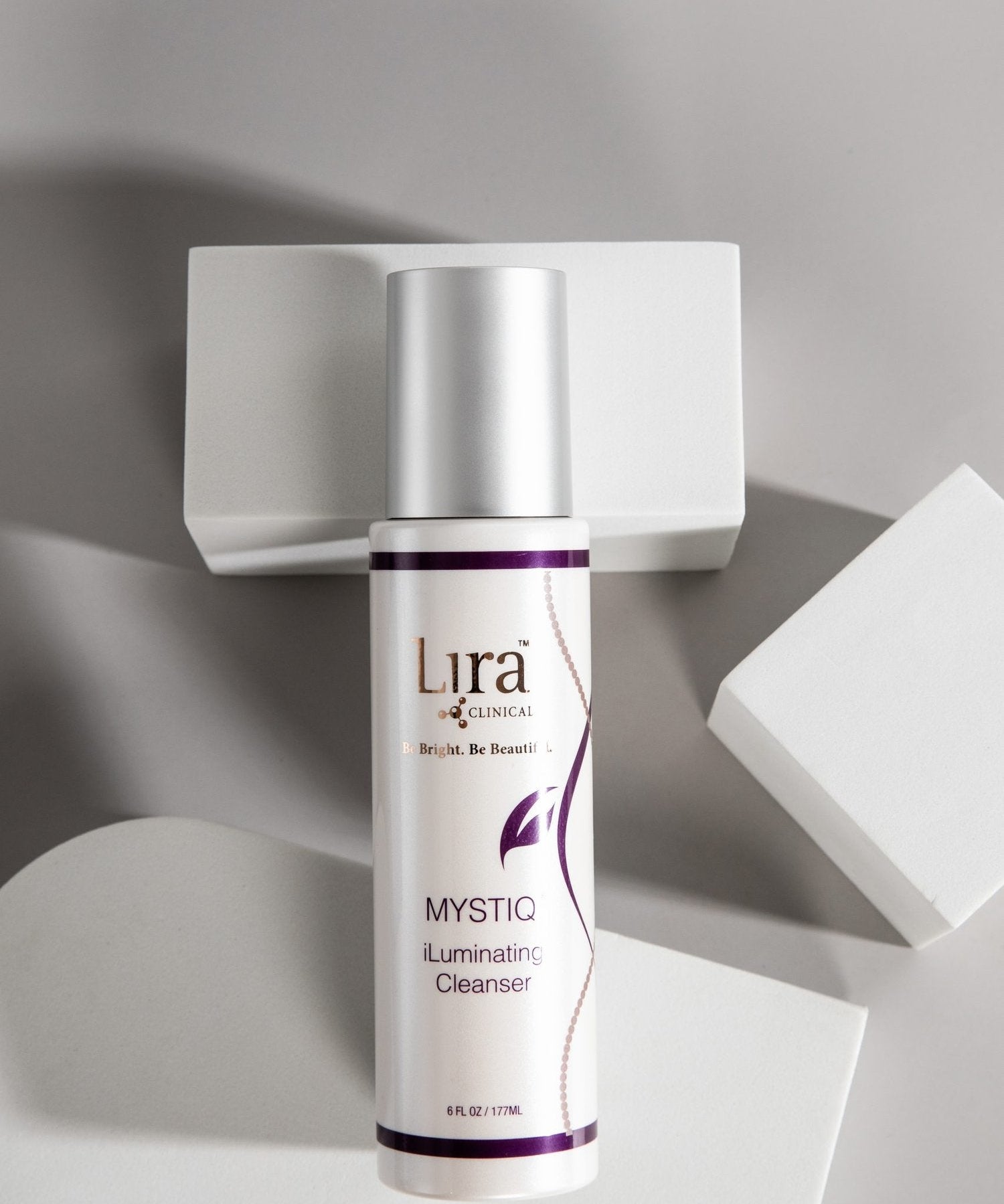 Lira Illuminating Cleanser - theskinward
