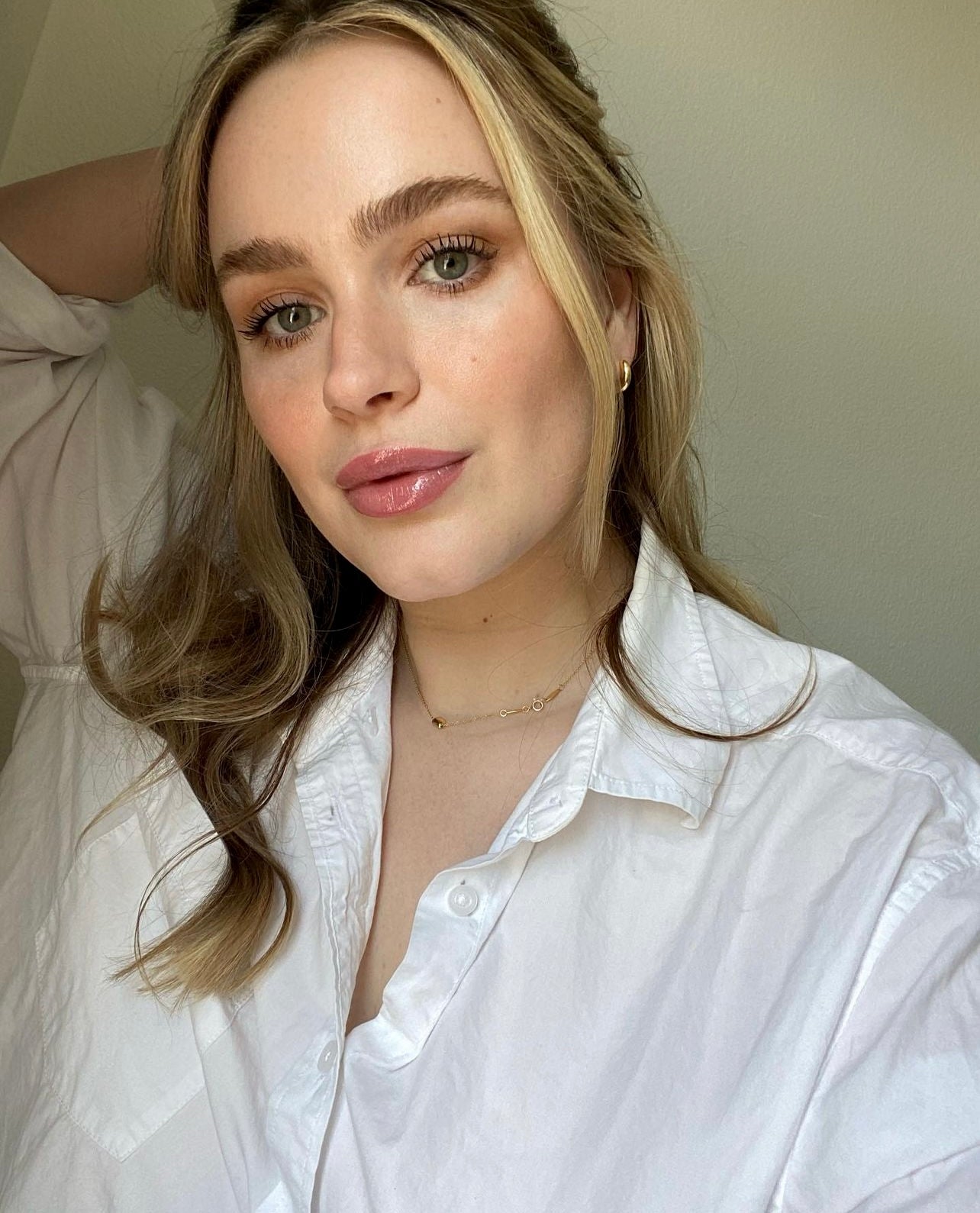 About – theskinward